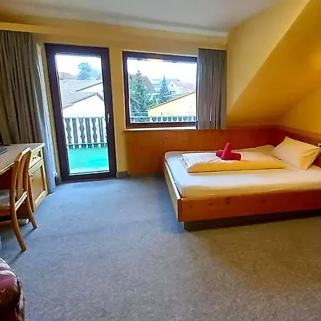 Hotel-barbarossa-garni Bei Hanau فندق
