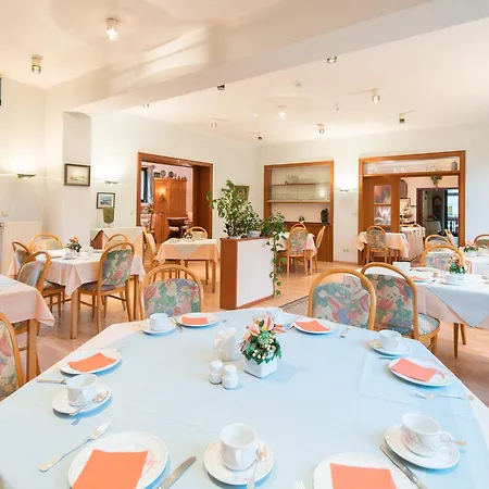 Hotel Hotel-barbarossa-garni Bei Hanau